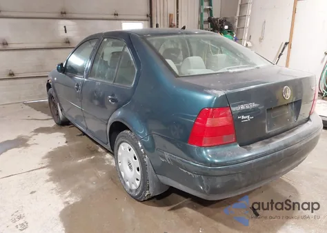 2001 Volkswagen Jetta из США, поврежденный, VIN 2VWSP69M51M178060